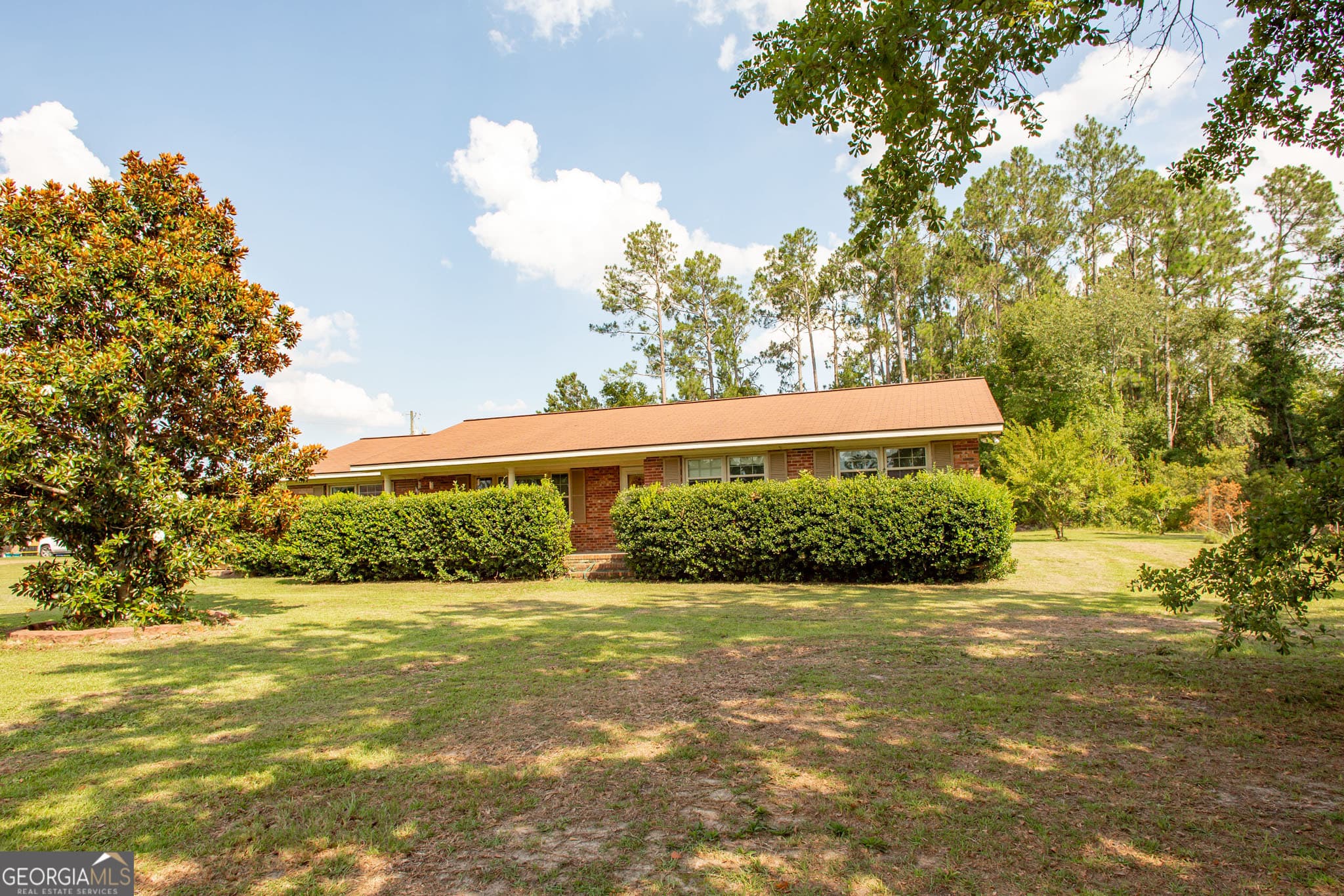 3 bedroom, 3 bathroom, 1,665 sq ft single family residence for sale at 542 Ga Highway 64, Alma, GA 31510 — photo 6