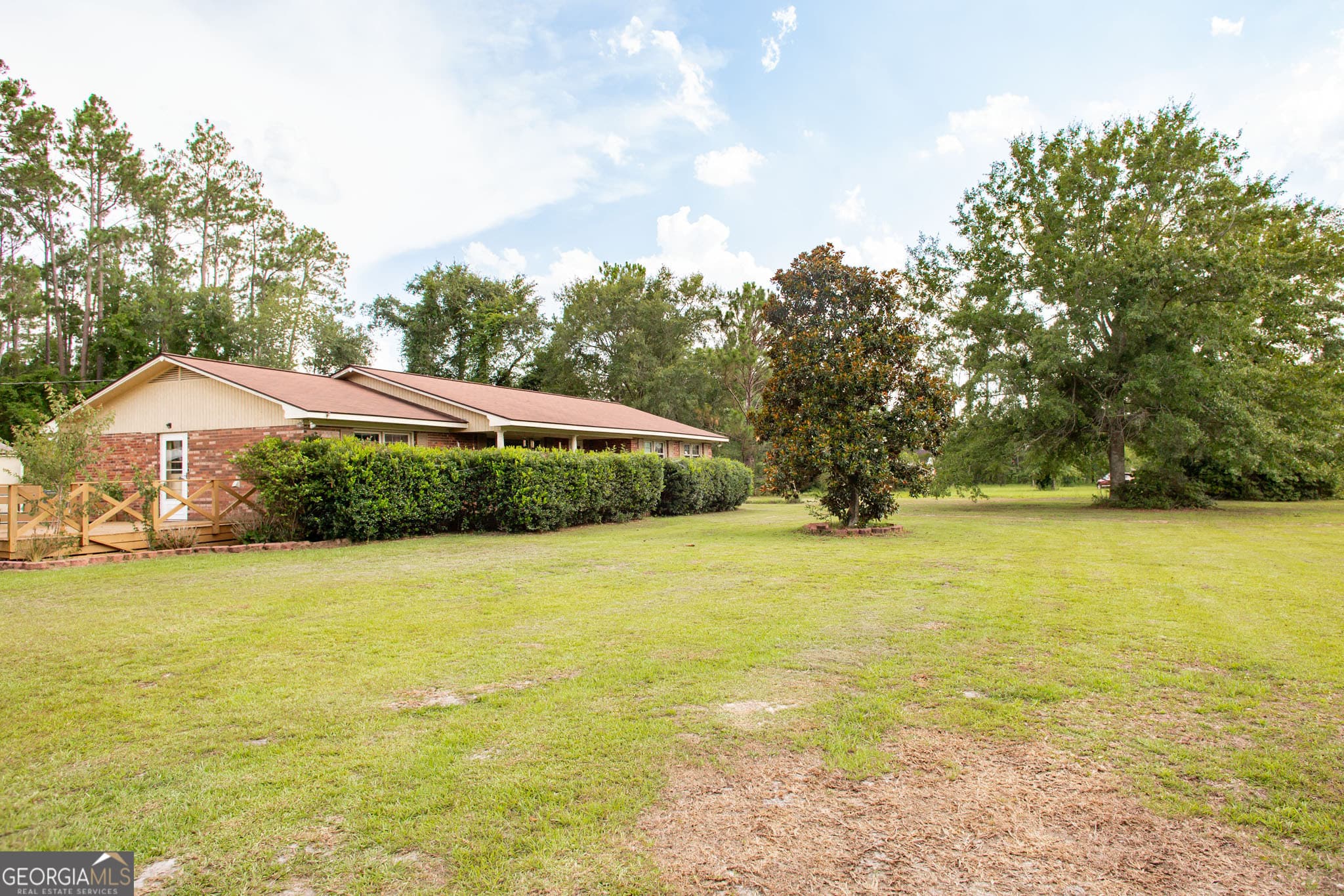 3 bedroom, 3 bathroom, 1,665 sq ft single family residence for sale at 542 Ga Highway 64, Alma, GA 31510
