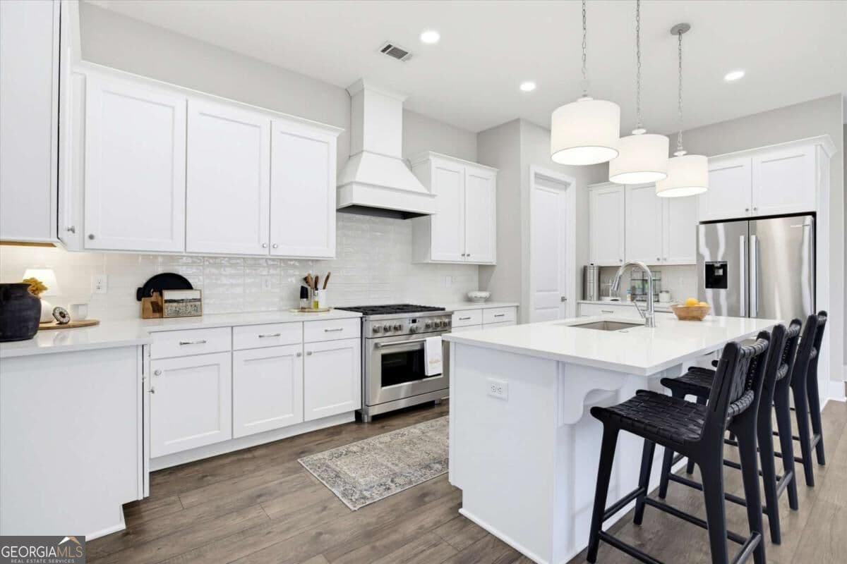 3 bedroom, 2 bathroom, 2,700 sq ft single family residence for sale at 127 Spaulding Lane, Woodstock, GA 30188 — photo 7