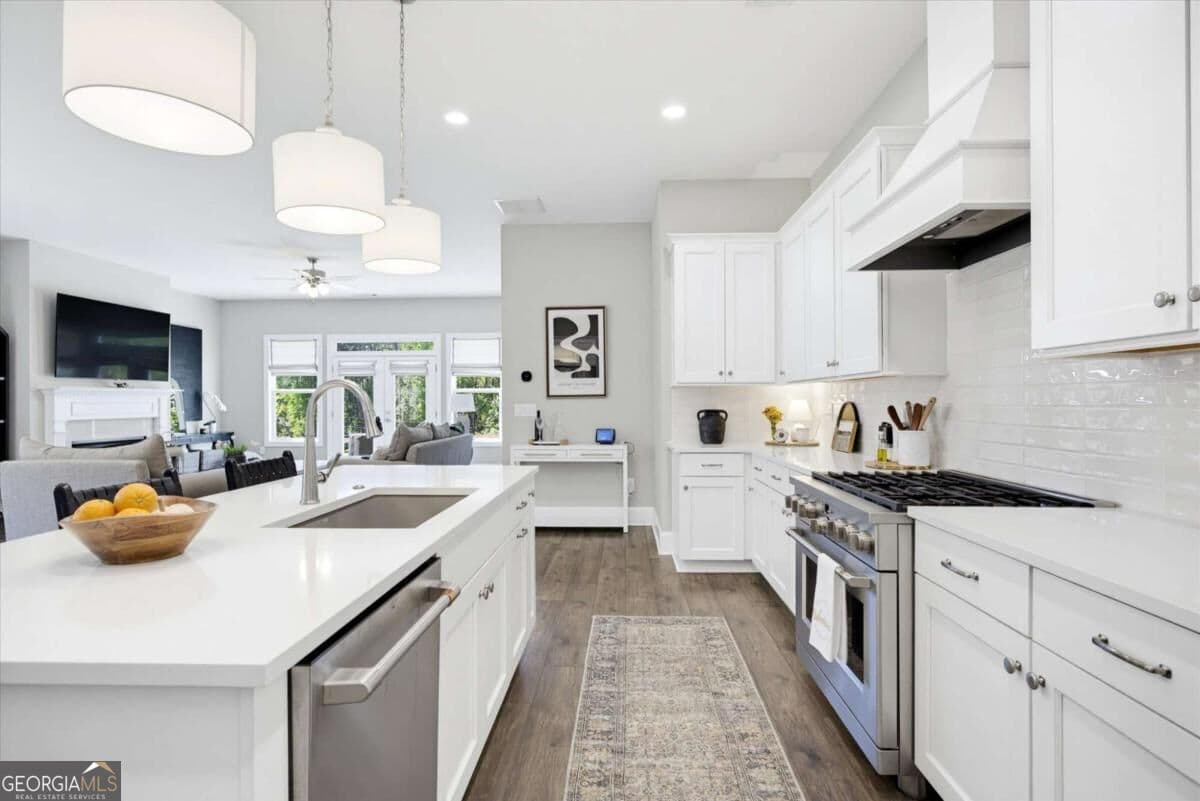3 bedroom, 2 bathroom, 2,700 sq ft single family residence for sale at 127 Spaulding Lane, Woodstock, GA 30188 — photo 9