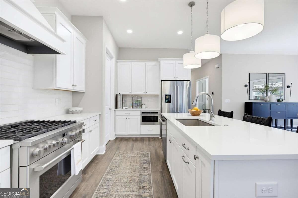 3 bedroom, 2 bathroom, 2,700 sq ft single family residence for sale at 127 Spaulding Lane, Woodstock, GA 30188 — photo 8