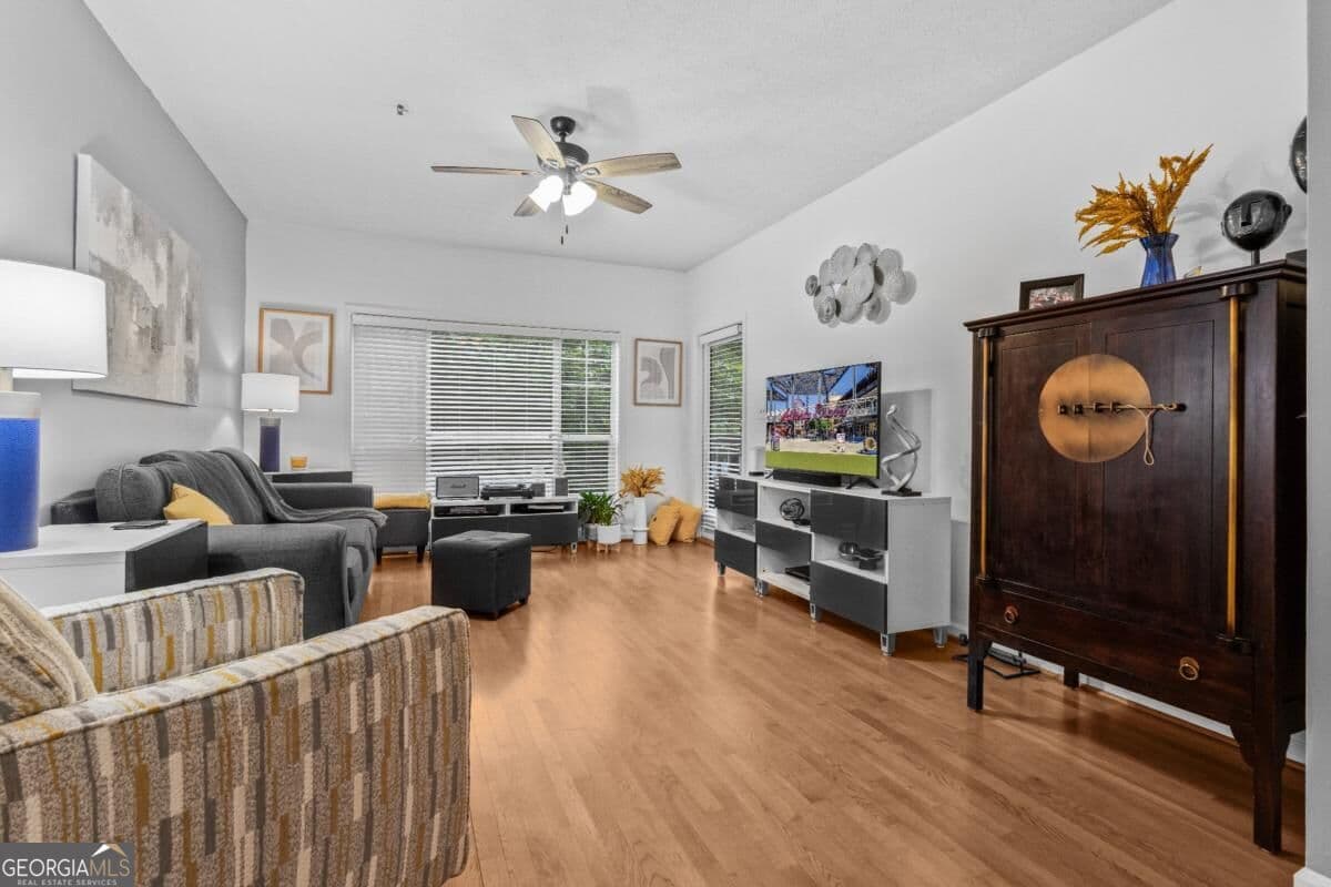 2 bedroom, 2 bathroom, 1,181 sq ft condominium for sale at 1250 Parkwood Circle 2108, Atlanta, GA 30339 — photo 5