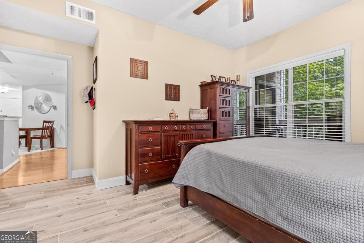 2 bedroom, 2 bathroom, 1,181 sq ft condominium for sale at 1250 Parkwood Circle 2108, Atlanta, GA 30339 — photo 10