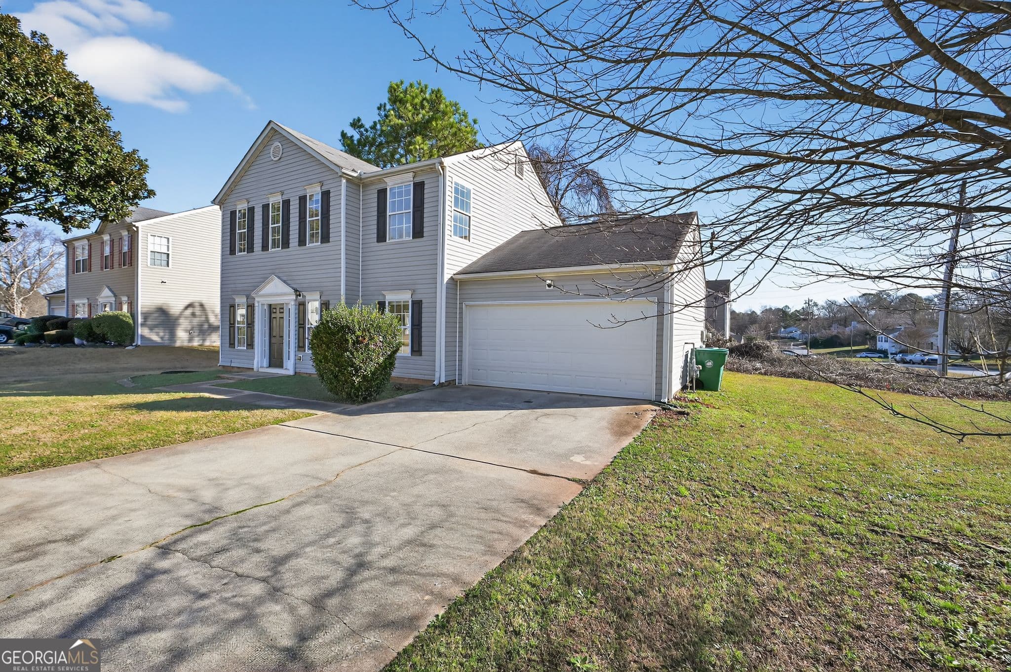 3 bedroom, 2.5 bathroom, 1,640 sq ft single family residence for sale at 4292 Linecrest Lane, Ellenwood, GA 30294 — photo 2