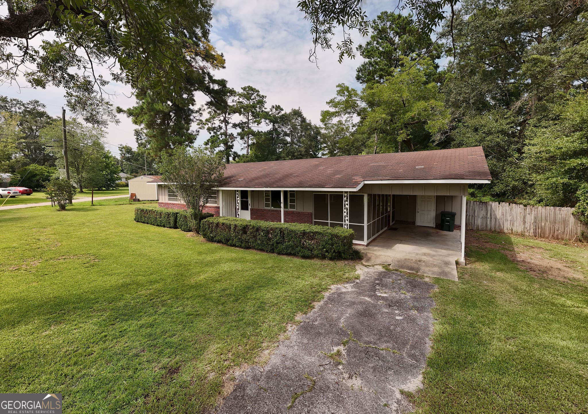 3 bedroom, 2 bathroom, 1,196 sq ft single family residence under contract at 2509 Ga Highway 122, Thomasville, GA 31757 — photo 3
