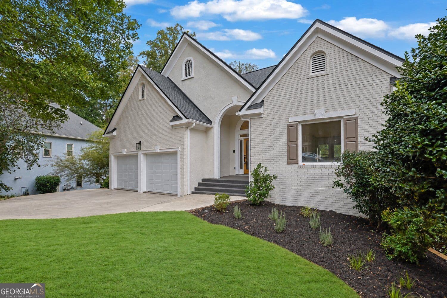 5 bedroom, 4.5 bathroom, 5,271 sq ft single family residence for sale at 835 Bermuda Run, Woodstock, GA 30189 — photo 2