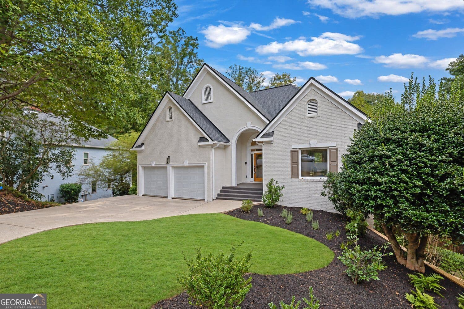 5 bedroom, 4.5 bathroom, 5,271 sq ft single family residence for sale at 835 Bermuda Run, Woodstock, GA 30189 — photo 3