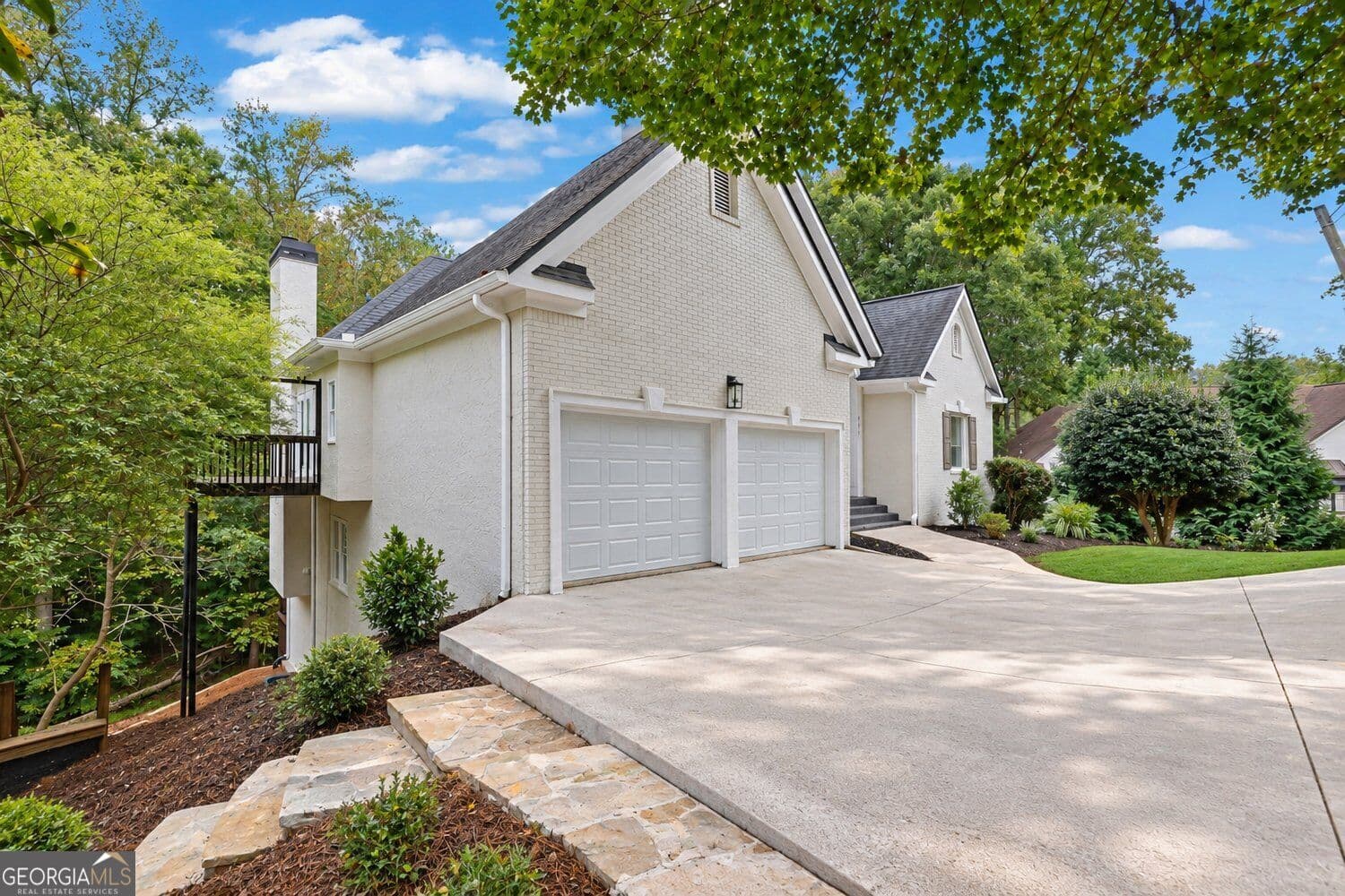 5 bedroom, 4.5 bathroom, 5,271 sq ft single family residence for sale at 835 Bermuda Run, Woodstock, GA 30189 — photo 4