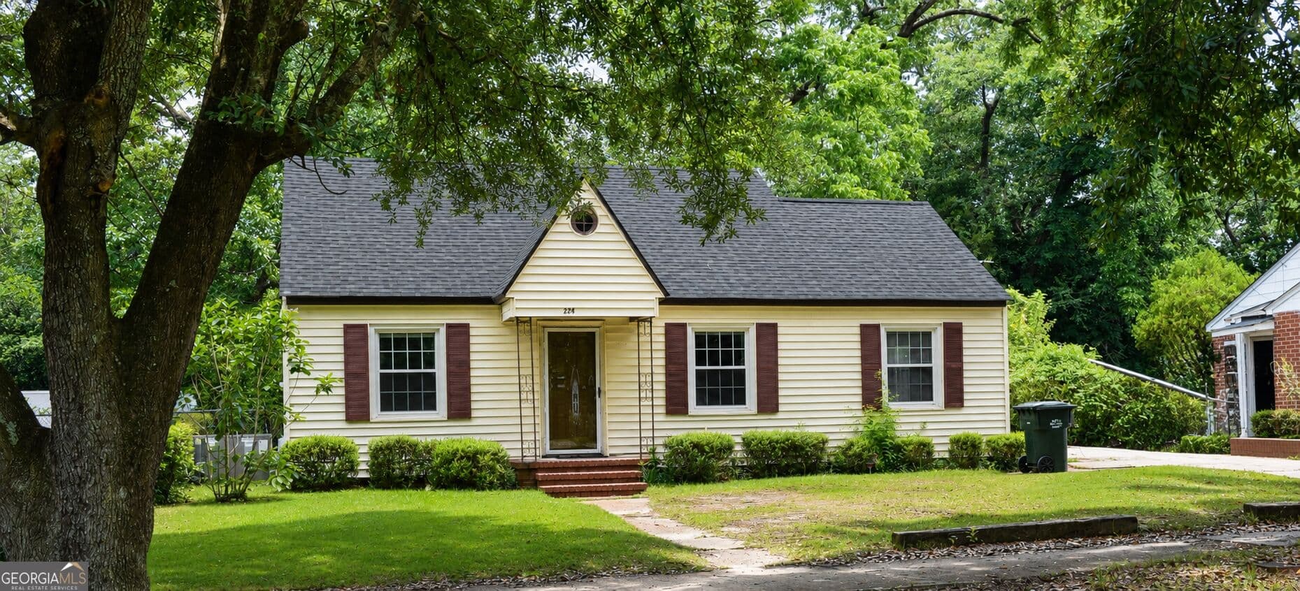 3 bedroom, 2 bathroom, 1,460 sq ft single family residence for sale at 224 Oak, Fort Valley, GA 31030 — photo 1 of 17