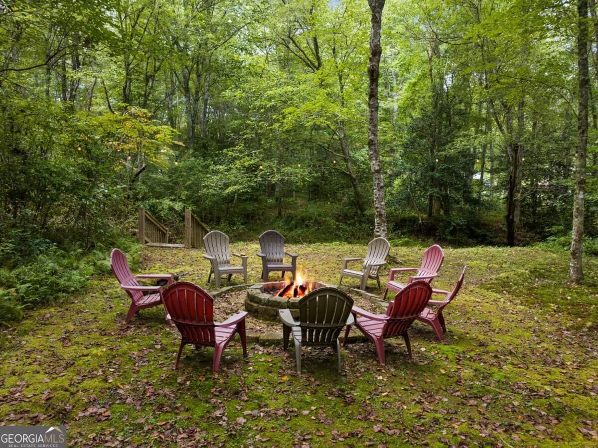 3 bedroom, 3.5 bathroom, 2,960 sq ft cabin,single family residence for sale at 123 Lone Oak Drive, Blue Ridge, GA 30513 — photo 3