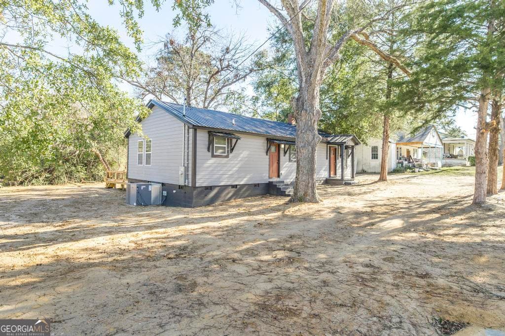 3 bedroom, 2 bathroom, 1,200 sq ft single family residence under contract at 401 Pine Street, Dublin, GA 31021 — photo 4