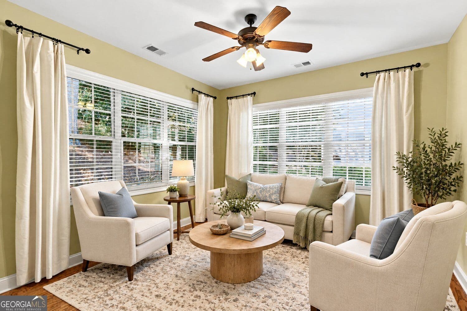 3 bedroom, 3 bathroom, 2,166 sq ft condominium for sale at 1405 Oak Meadows Lane, Cumming, GA 30041 — photo 6