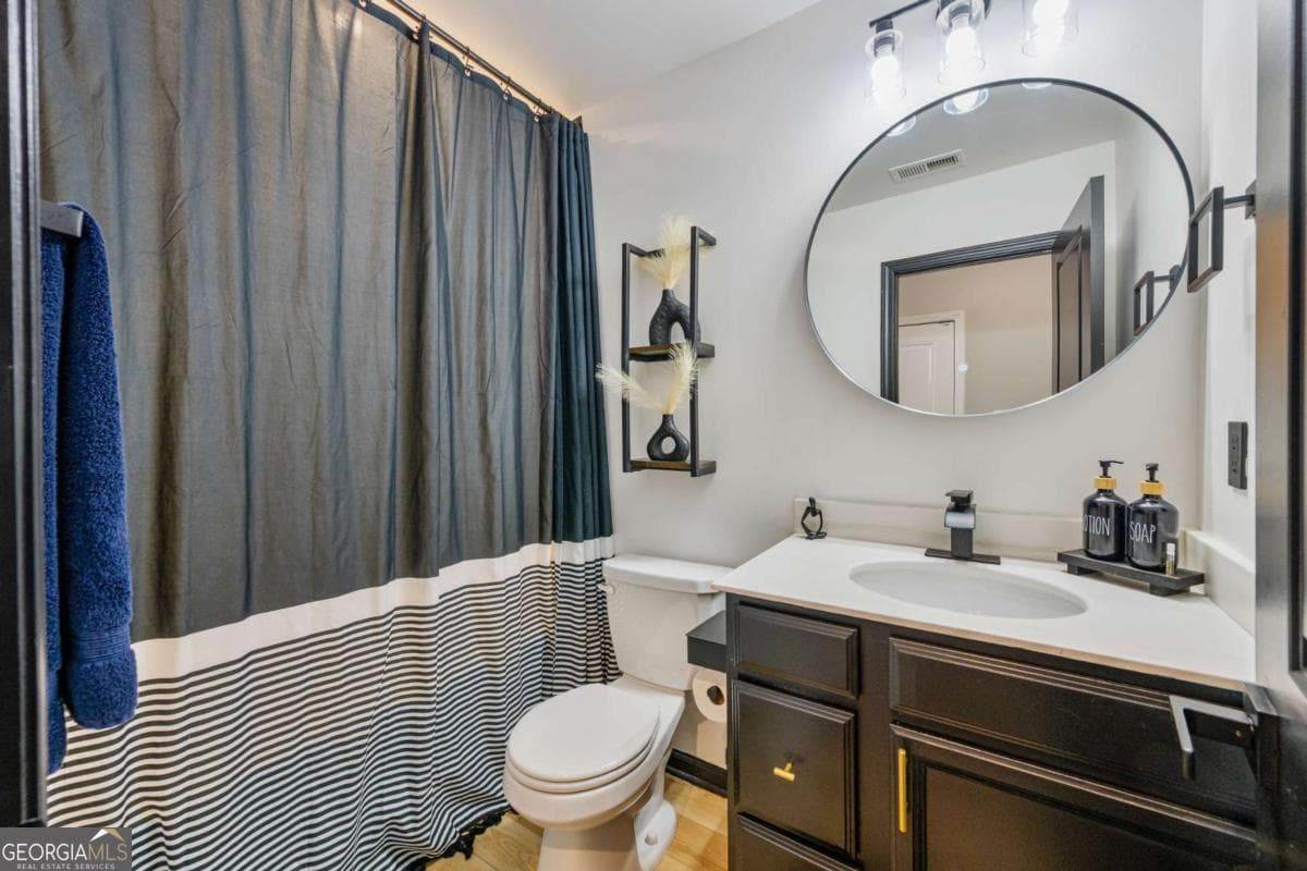 3 bedroom, 2.5 bathroom, 1,897 sq ft townhouse for sale at 211 Mahone Drive, Lilburn, GA 30047 — photo 8