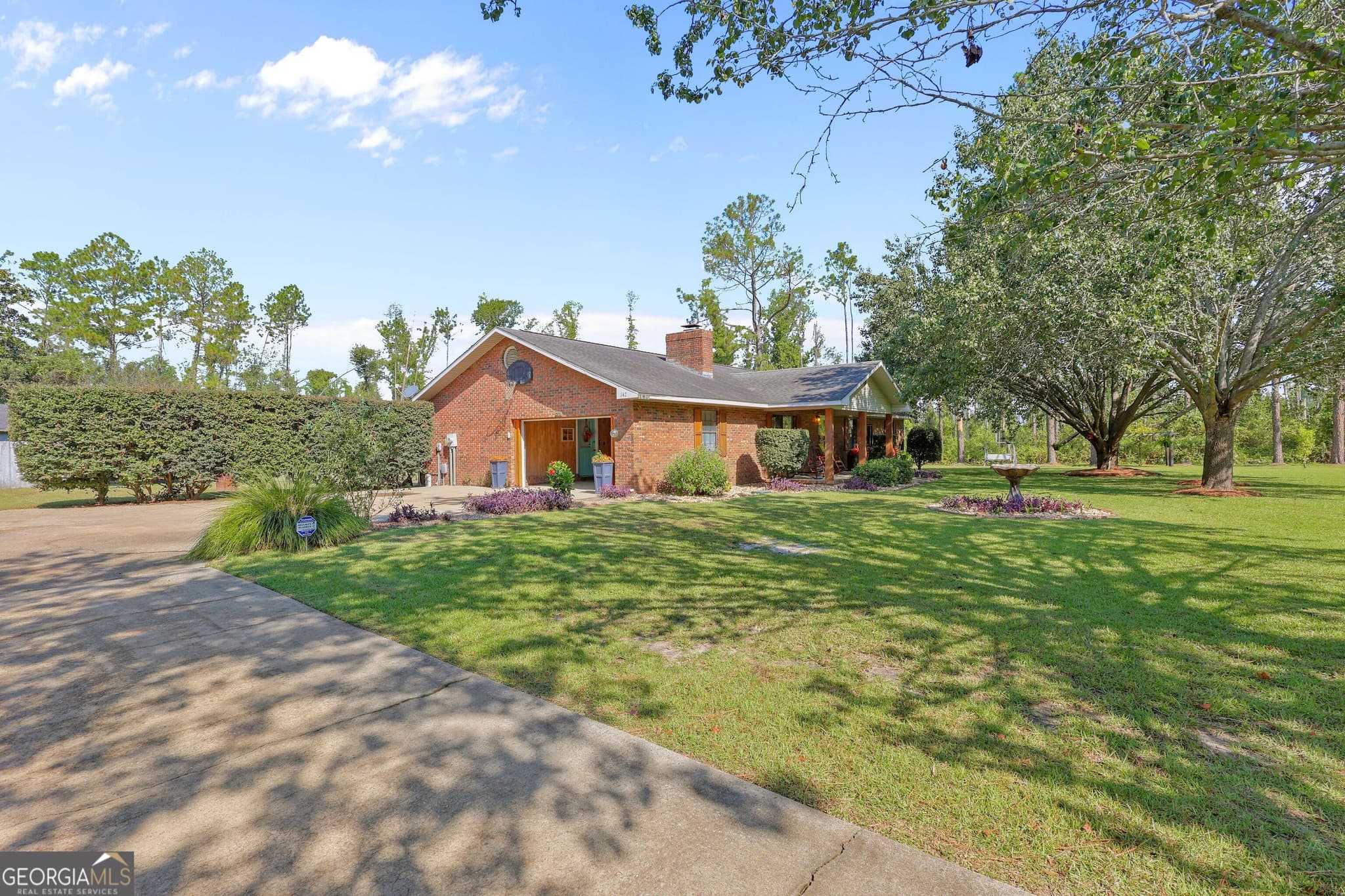 3 bedroom, 2 bathroom, 2,158 sq ft single family residence for sale at 142 Sunfish Road, Alma, GA 31510 — photo 3