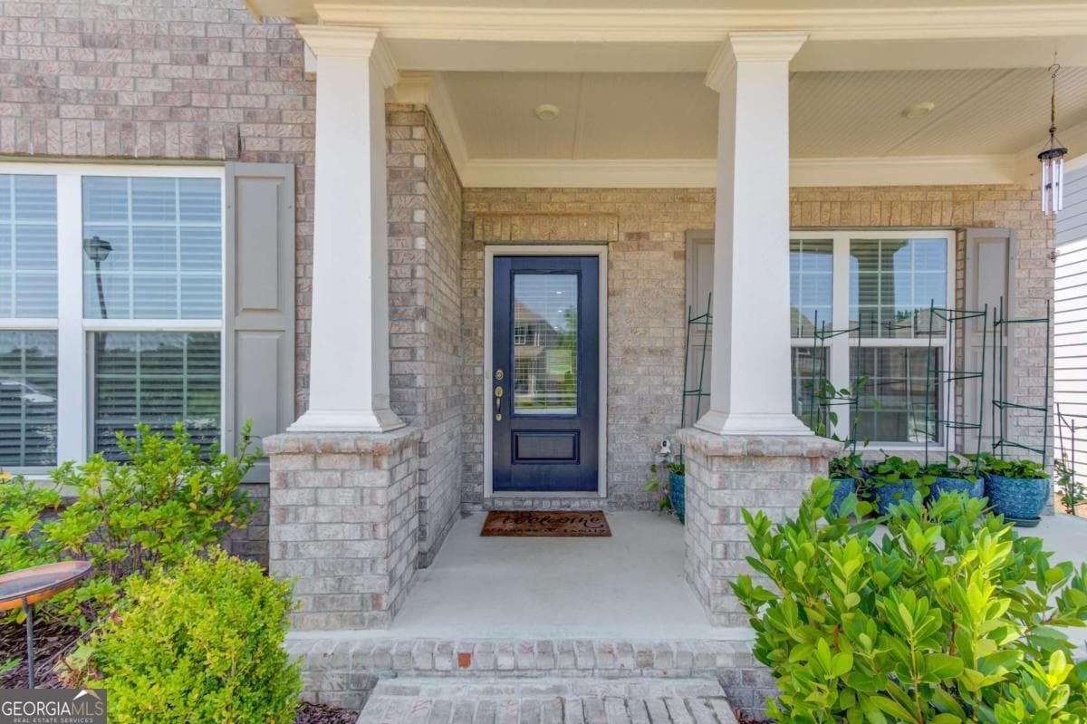 5 bedroom, 4.5 bathroom, 3,488 sq ft single family residence for sale at 4819 Sierra Creek Drive, Hoschton, GA 30548 — photo 3