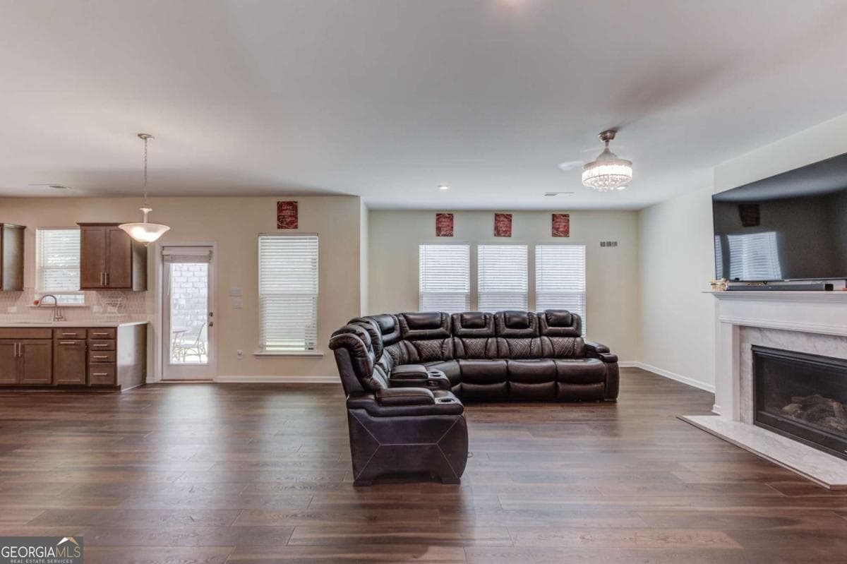 5 bedroom, 4.5 bathroom, 3,488 sq ft single family residence for sale at 4819 Sierra Creek Drive, Hoschton, GA 30548 — photo 10