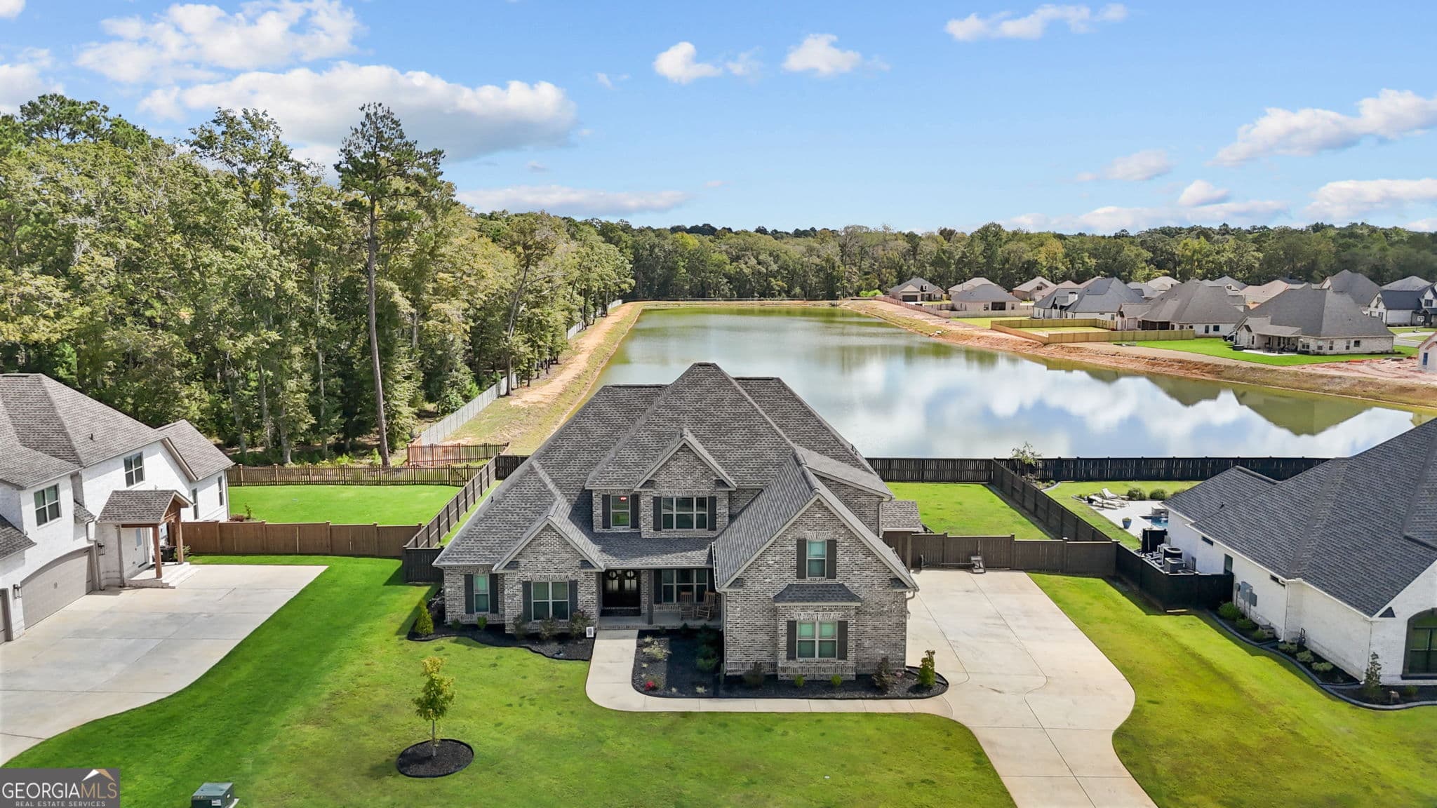 6 bedroom, 4 bathroom, 4,117 sq ft single family residence for sale at 223 Bristleleaf Path, Kathleen, GA 31047 — photo 2