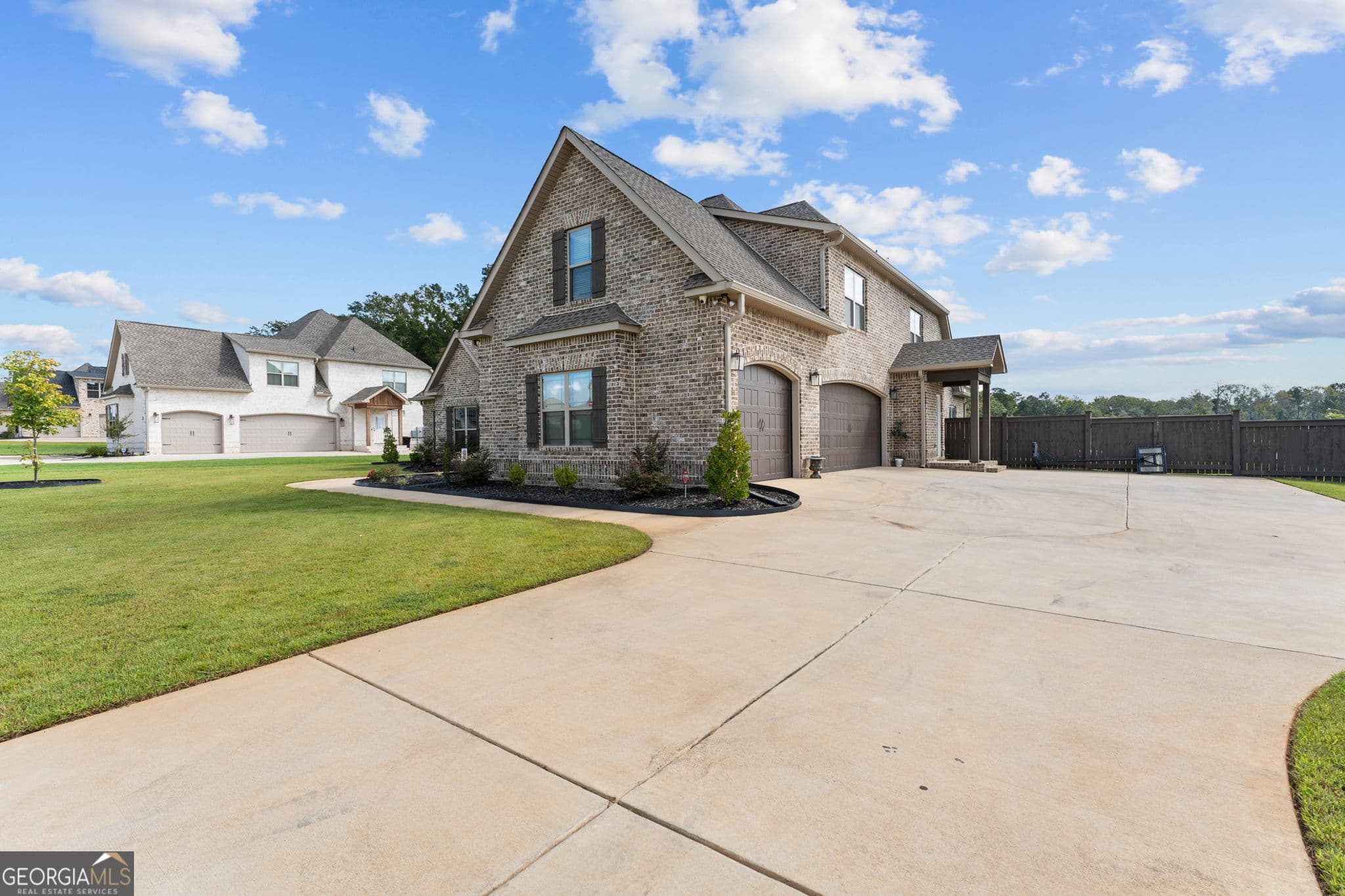 6 bedroom, 4 bathroom, 4,117 sq ft single family residence for sale at 223 Bristleleaf Path, Kathleen, GA 31047 — photo 4