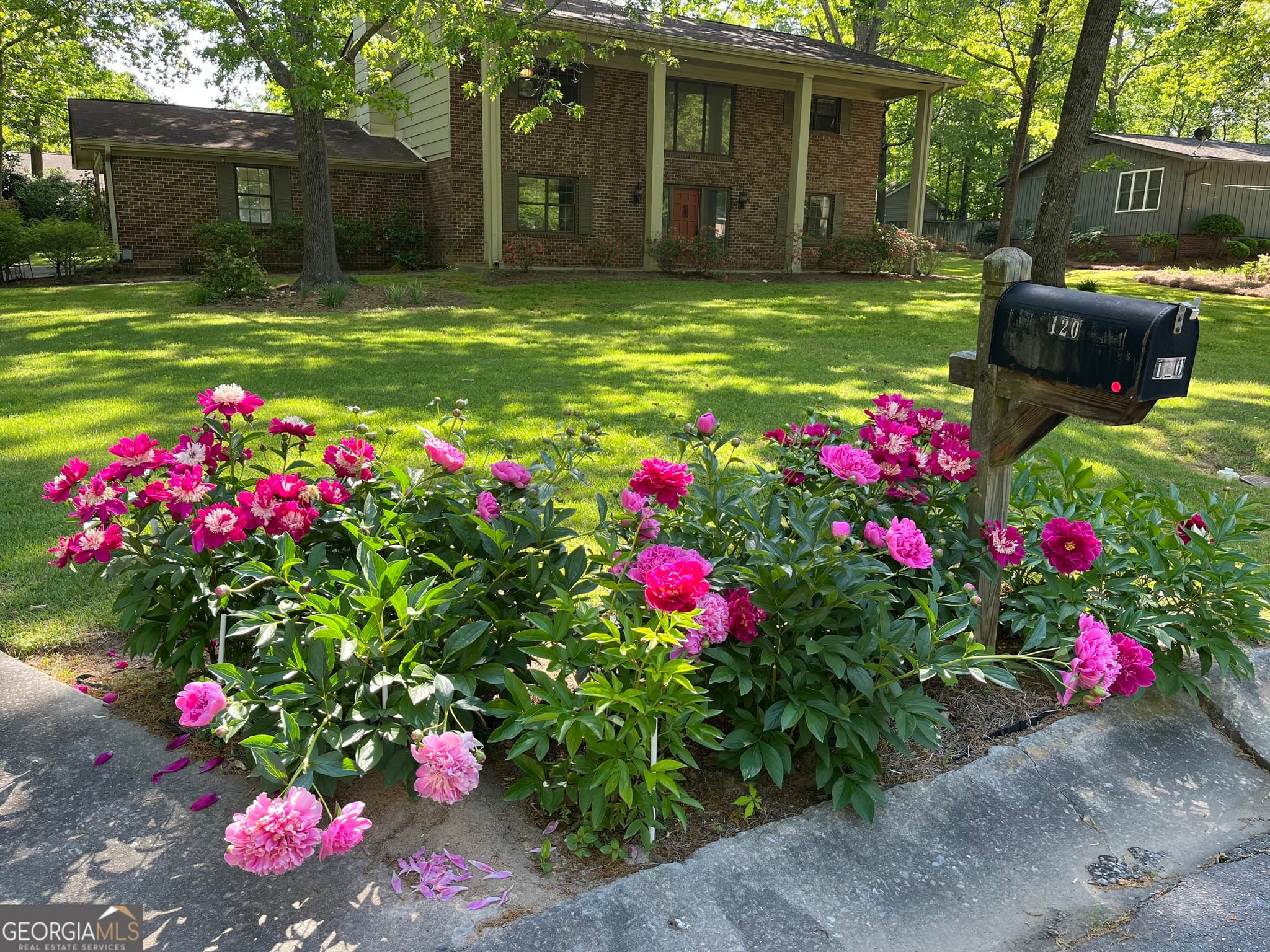 4 bedroom, 2.5 bathroom, 2,642 sq ft single family residence sold at 120 Treeside Drive, Rome, GA 30165