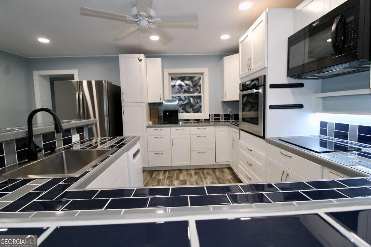 3 bedroom, 3.5 bathroom, 2,274 sq ft single family residence for rent at 303 Mahan Street, St. Marys, GA 31558 for $2,700 a month — photo 6