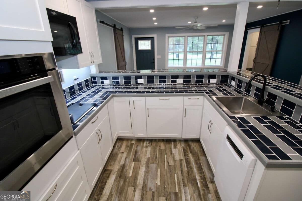 3 bedroom, 3.5 bathroom, 2,274 sq ft single family residence for rent at 303 Mahan Street, St. Marys, GA 31558 for $2,700 a month — photo 7