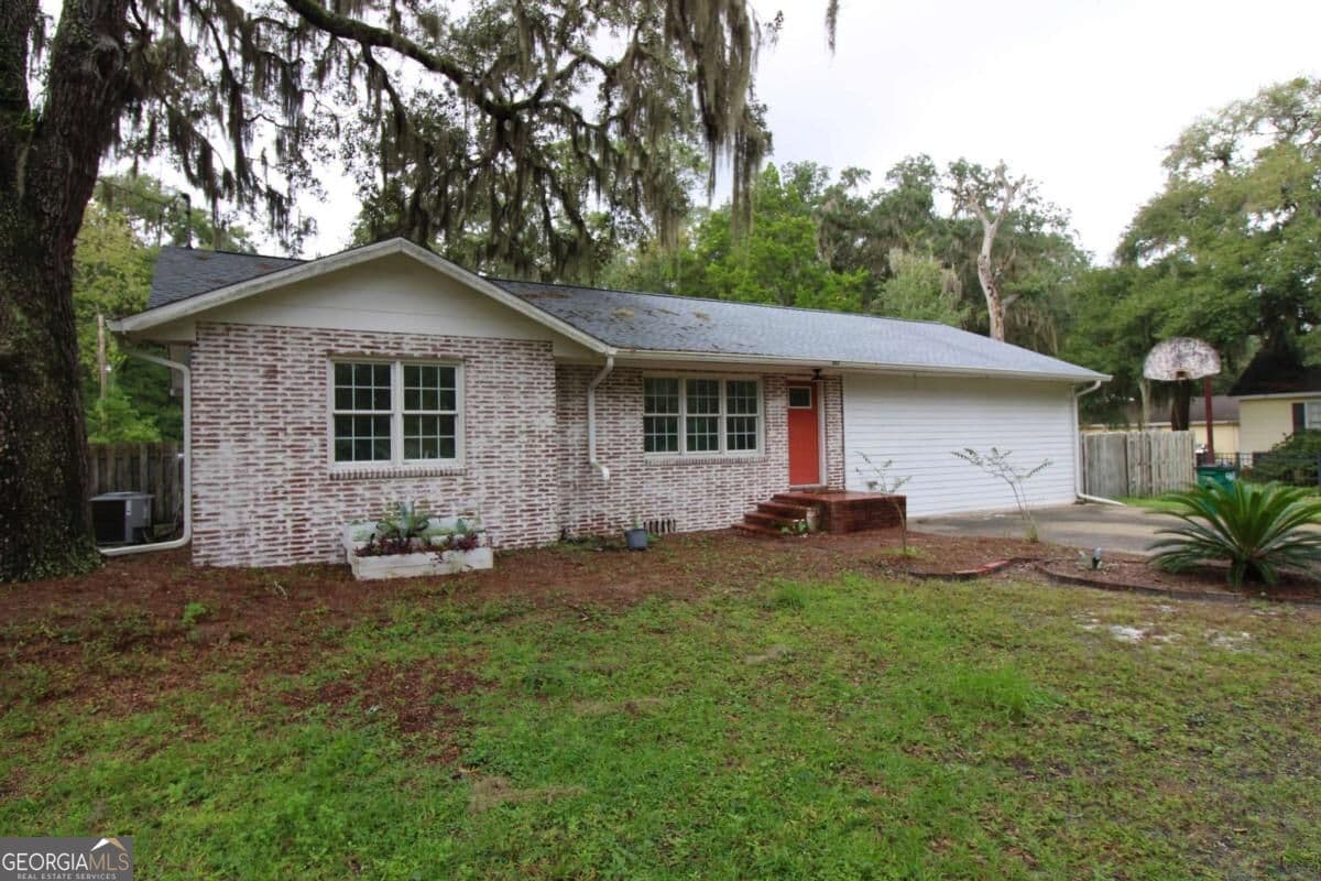 3 bedroom, 3.5 bathroom, 2,274 sq ft single family residence for rent at 303 Mahan Street, St. Marys, GA 31558 for $2,700 a month