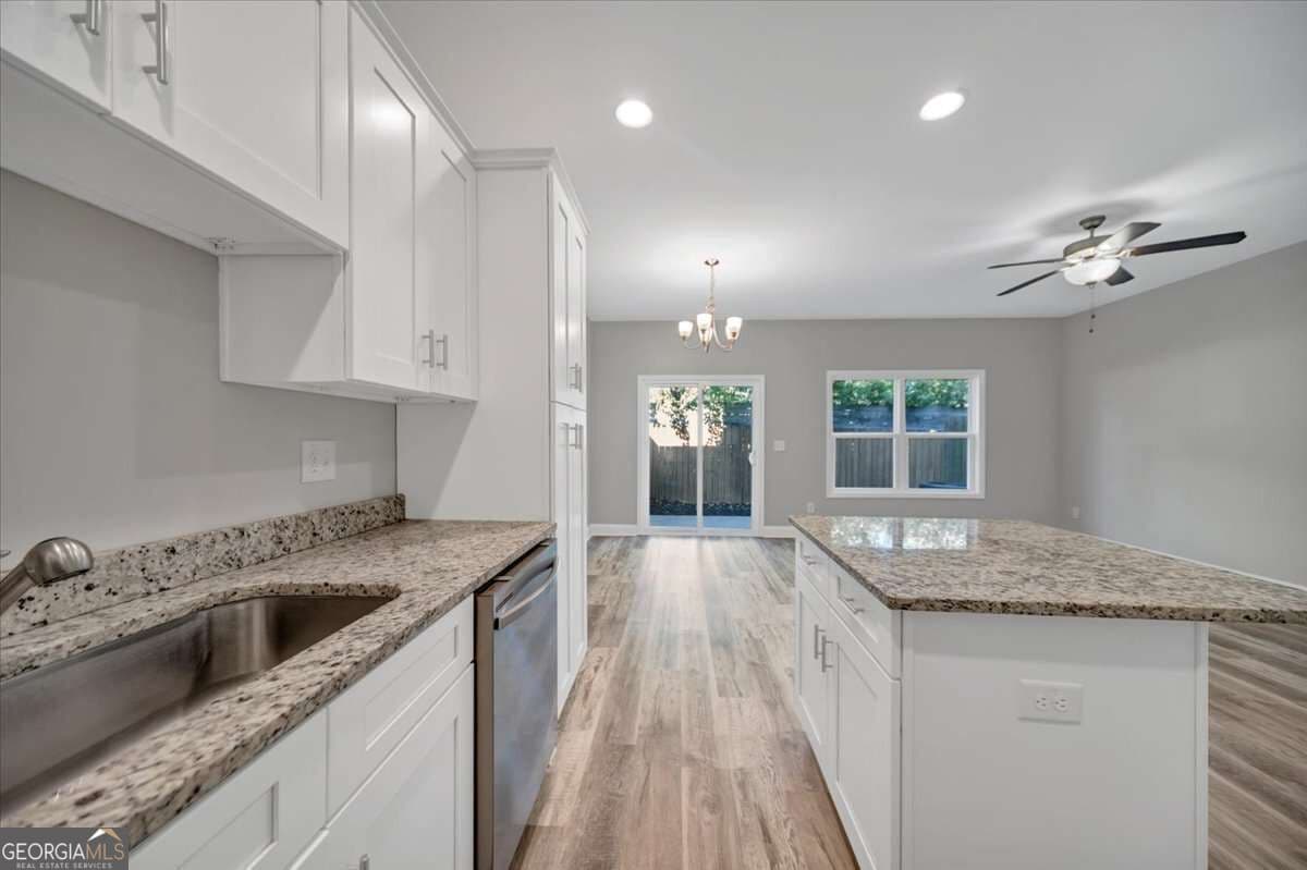 3 bedroom, 2.5 bathroom, 1,800 sq ft townhouse for sale at 49 Towne Club Drive, Jasper, GA 30143 — photo 6