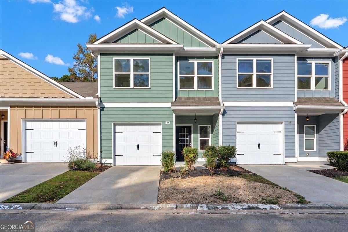 3 bedroom, 2.5 bathroom, 1,800 sq ft townhouse for sale at 49 Towne Club Drive, Jasper, GA 30143