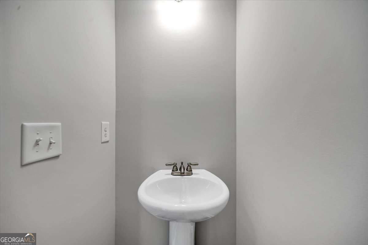 3 bedroom, 2.5 bathroom, 1,800 sq ft townhouse for sale at 49 Towne Club Drive, Jasper, GA 30143 — photo 10