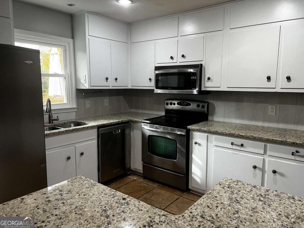 4 bedroom, 3 bathroom, 2,104 sq ft single family residence for rent at 76 Church Road, Smyrna, GA 30082 for $2,750 a month — photo 3