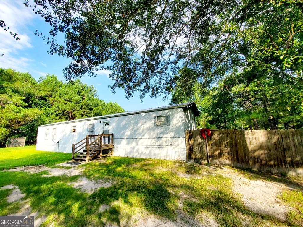 3 bedroom, 2 bathroom, 1,056 sq ft mobile home sold at 155 Oak Grove Court, Lyons, GA 30436