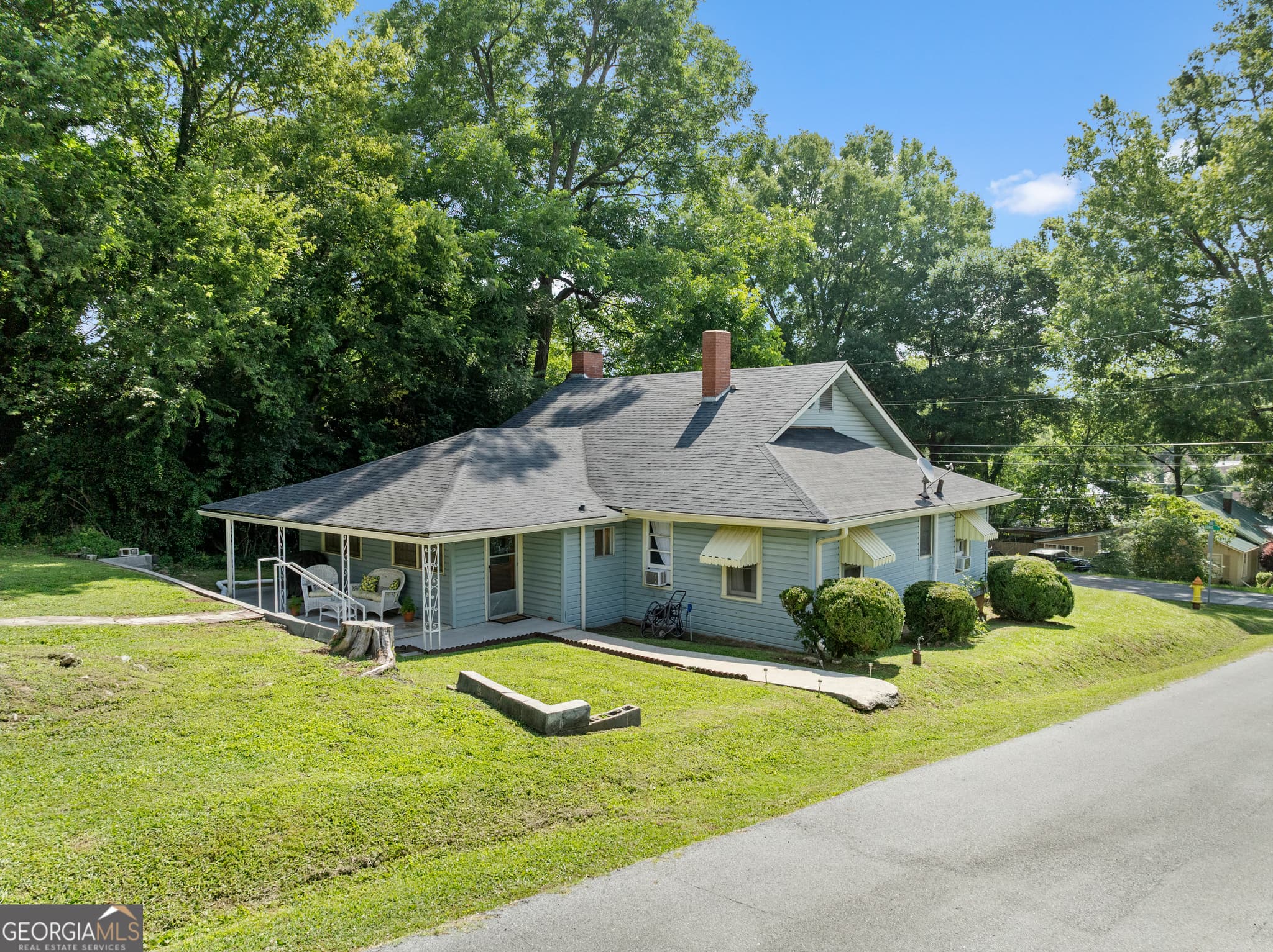 3 bedroom, 1.5 bathroom, 1,315 sq ft single family residence for sale at 310 Georgia Avenue, Summerville, GA 30747 — photo 3