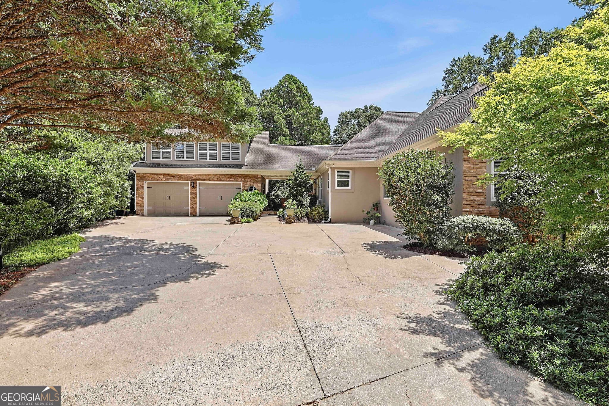 5 bedroom, 4.5 bathroom, 3,600 sq ft single family residence for sale at 20 Clubview Court, Newnan, GA 30265 — photo 6