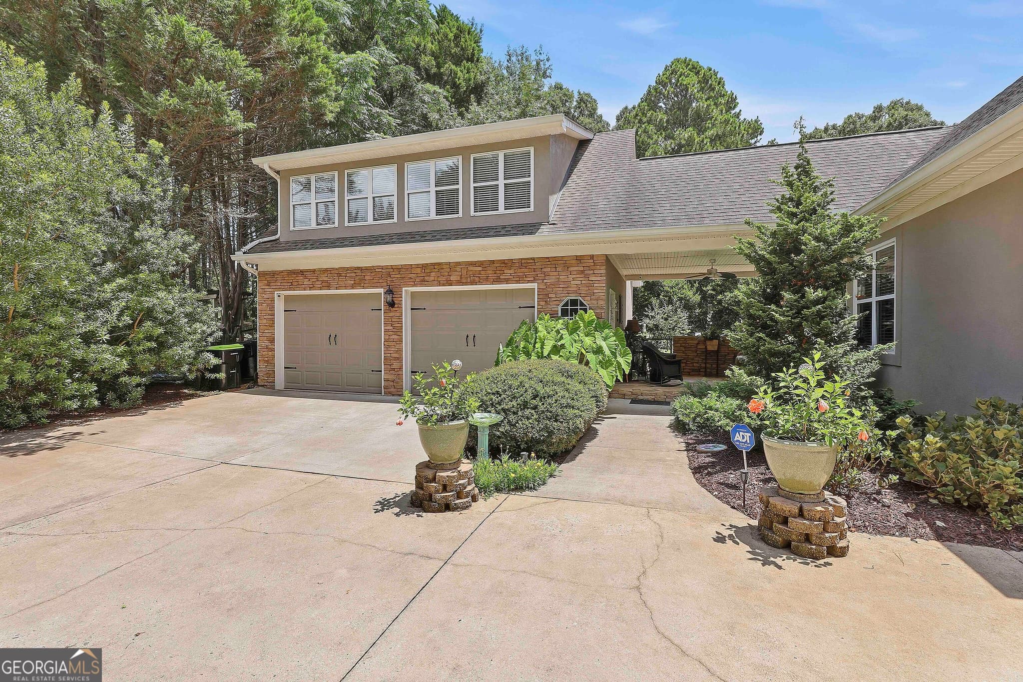 5 bedroom, 4.5 bathroom, 3,600 sq ft single family residence for sale at 20 Clubview Court, Newnan, GA 30265 — photo 7