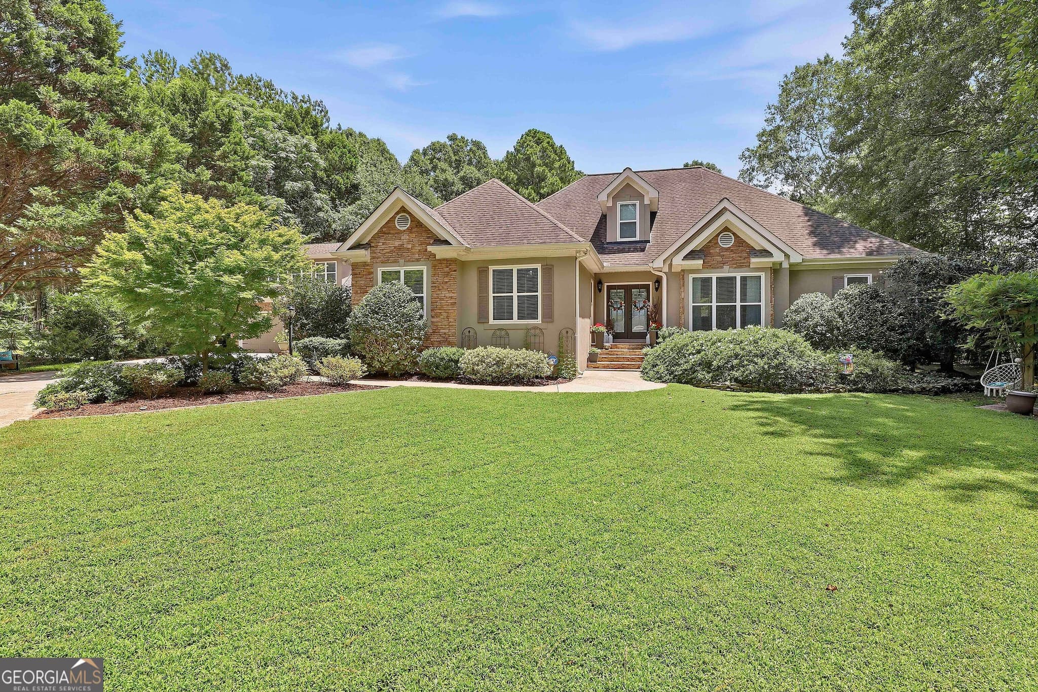 5 bedroom, 4.5 bathroom, 3,600 sq ft single family residence for sale at 20 Clubview Court, Newnan, GA 30265 — photo 4