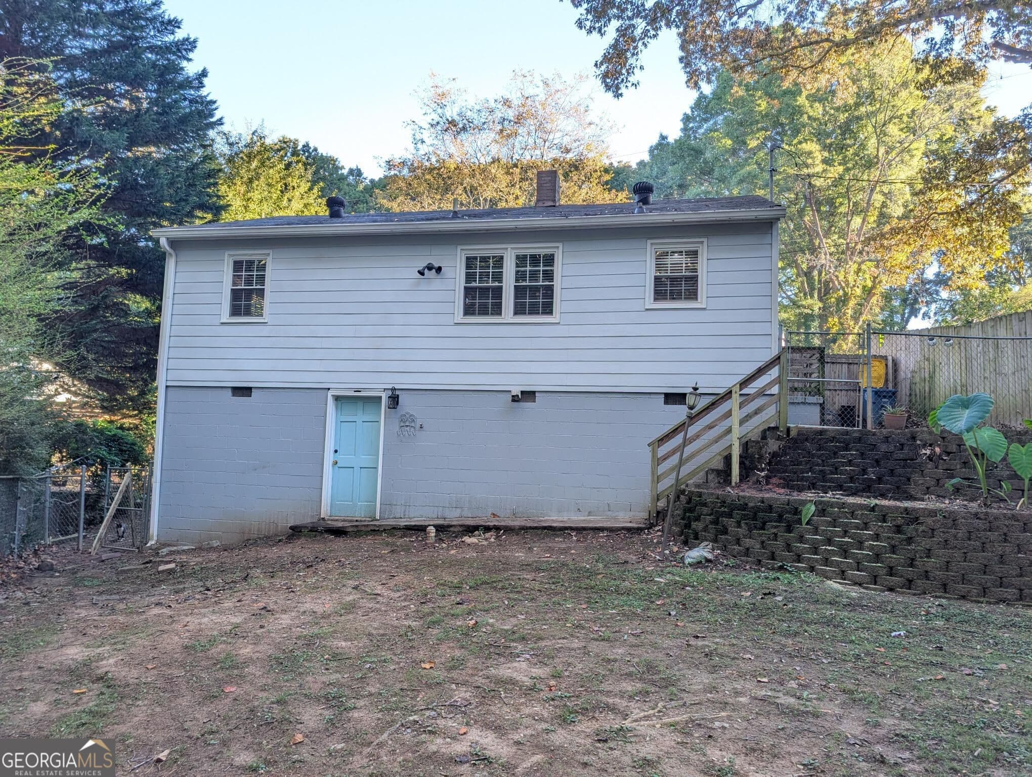 3 bedroom, 1 bathroom, 816 sq ft single family residence for sale at 2063 White Oak Circle, Kennesaw, GA 30144 — photo 2