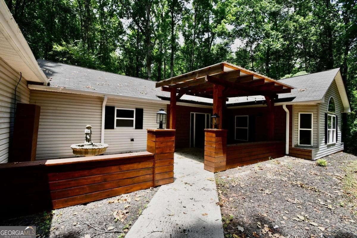 3 bedroom, 2.5 bathroom, 1,688 sq ft single family residence for sale at 257 Lake Place Drive, Lavonia, GA 30553 — photo 5