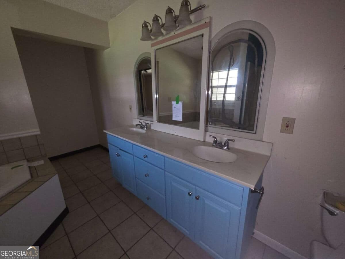 3 bedroom, 2 bathroom, 2,032 sq ft single family residence for sale at 5585 Railroad Avenue, Patterson, GA 31557 — photo 7