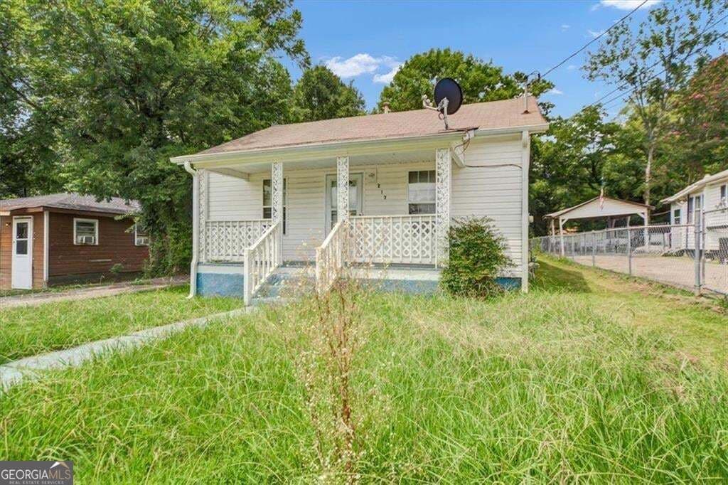 3 bedroom, 1 bathroom, 976 sq ft single family residence for sale at 212 SW Nixon Avenue, Rome, GA 30161 — photo 3