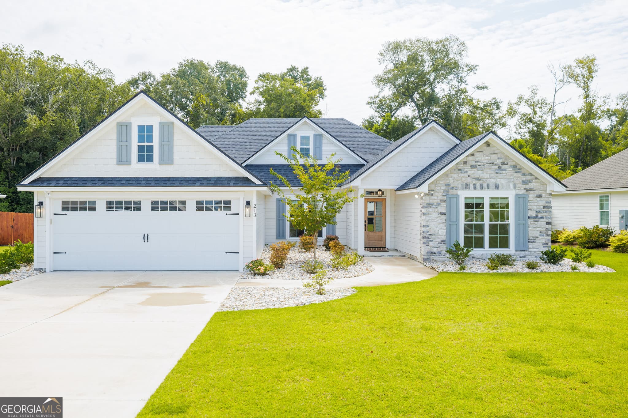 4 bedroom, 3 bathroom, 2,175 sq ft single family residence for sale at 213 Orvis Lane, Hahira, GA 31632 — photo 2