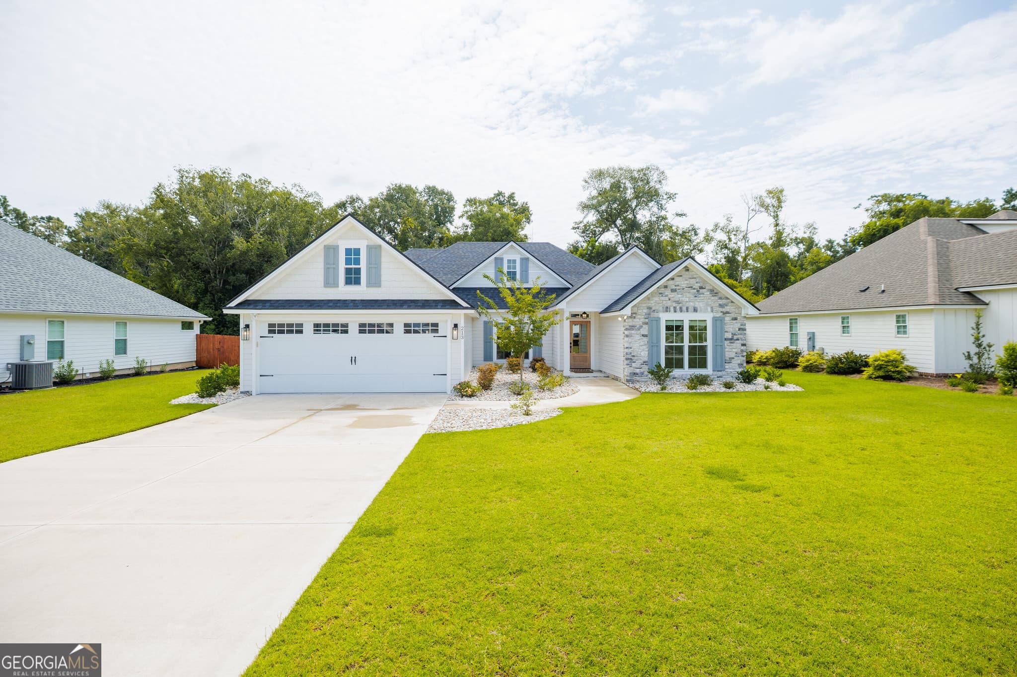 4 bedroom, 3 bathroom, 2,175 sq ft single family residence for sale at 213 Orvis Lane, Hahira, GA 31632 — photo 3