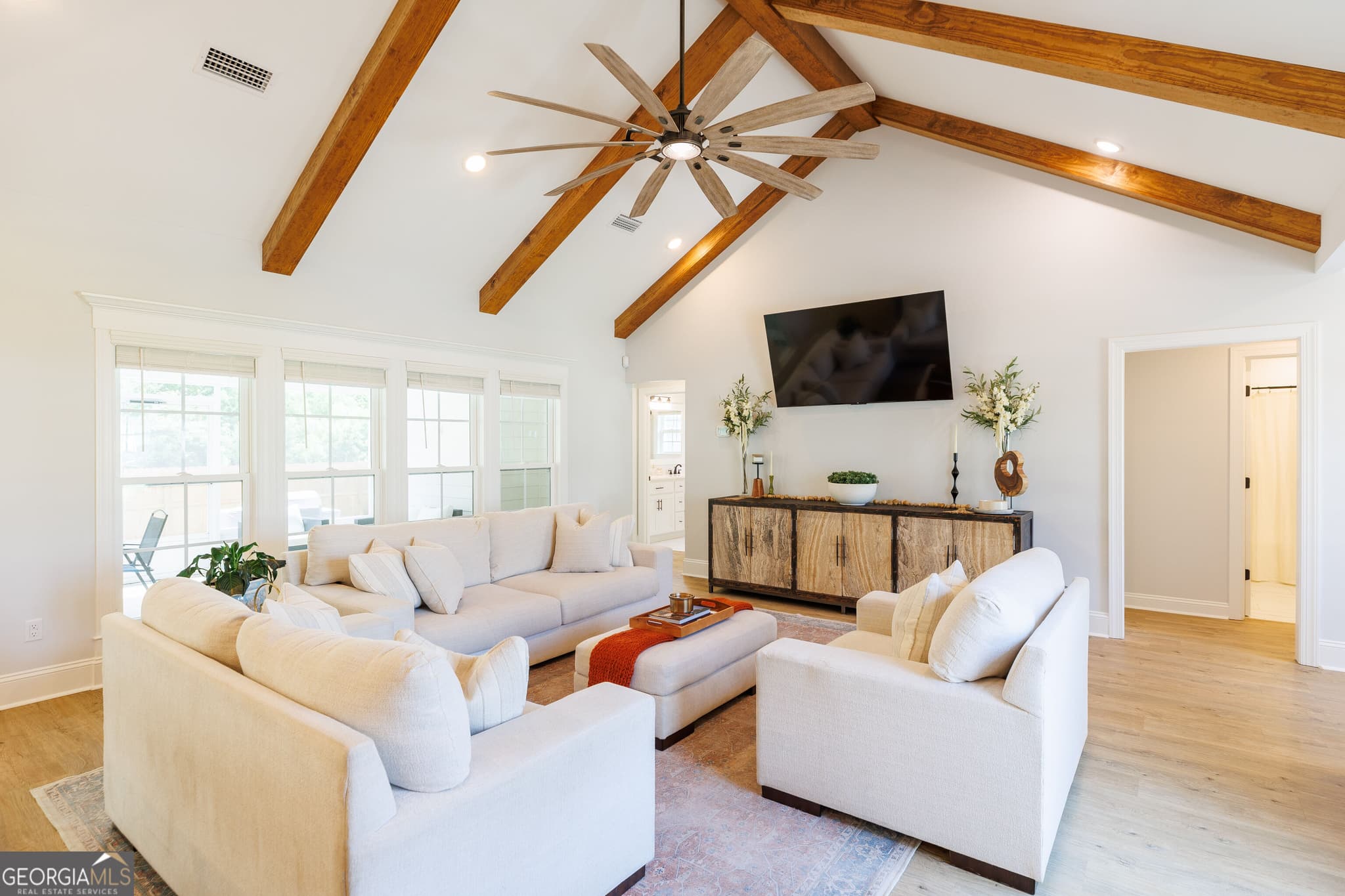 4 bedroom, 3 bathroom, 2,175 sq ft single family residence for sale at 213 Orvis Lane, Hahira, GA 31632 — photo 5