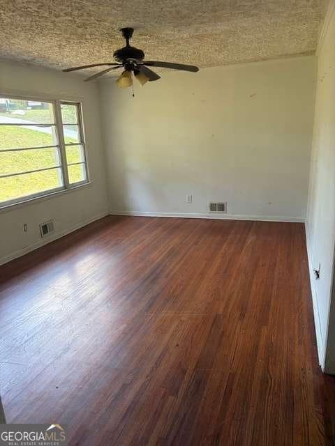 3 bedroom, 1 bathroom, 1,025 sq ft single family residence for sale at 5906 Oakdale Road, Mableton, GA 30126 — photo 6