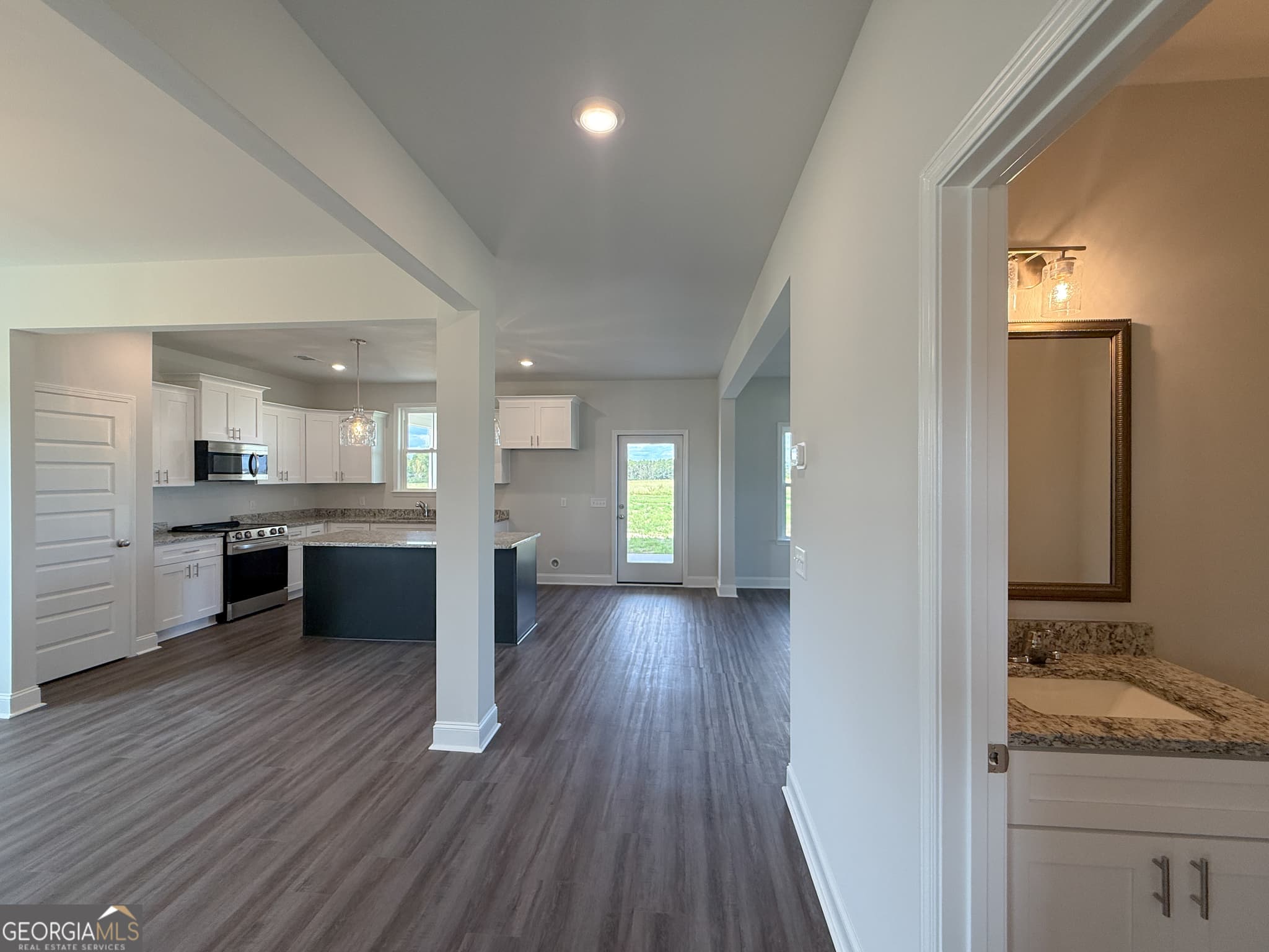4 bedroom, 2.5 bathroom, 2,371 sq ft single family residence for sale at 309 Barney Run, Statesboro, GA 30458 — photo 6