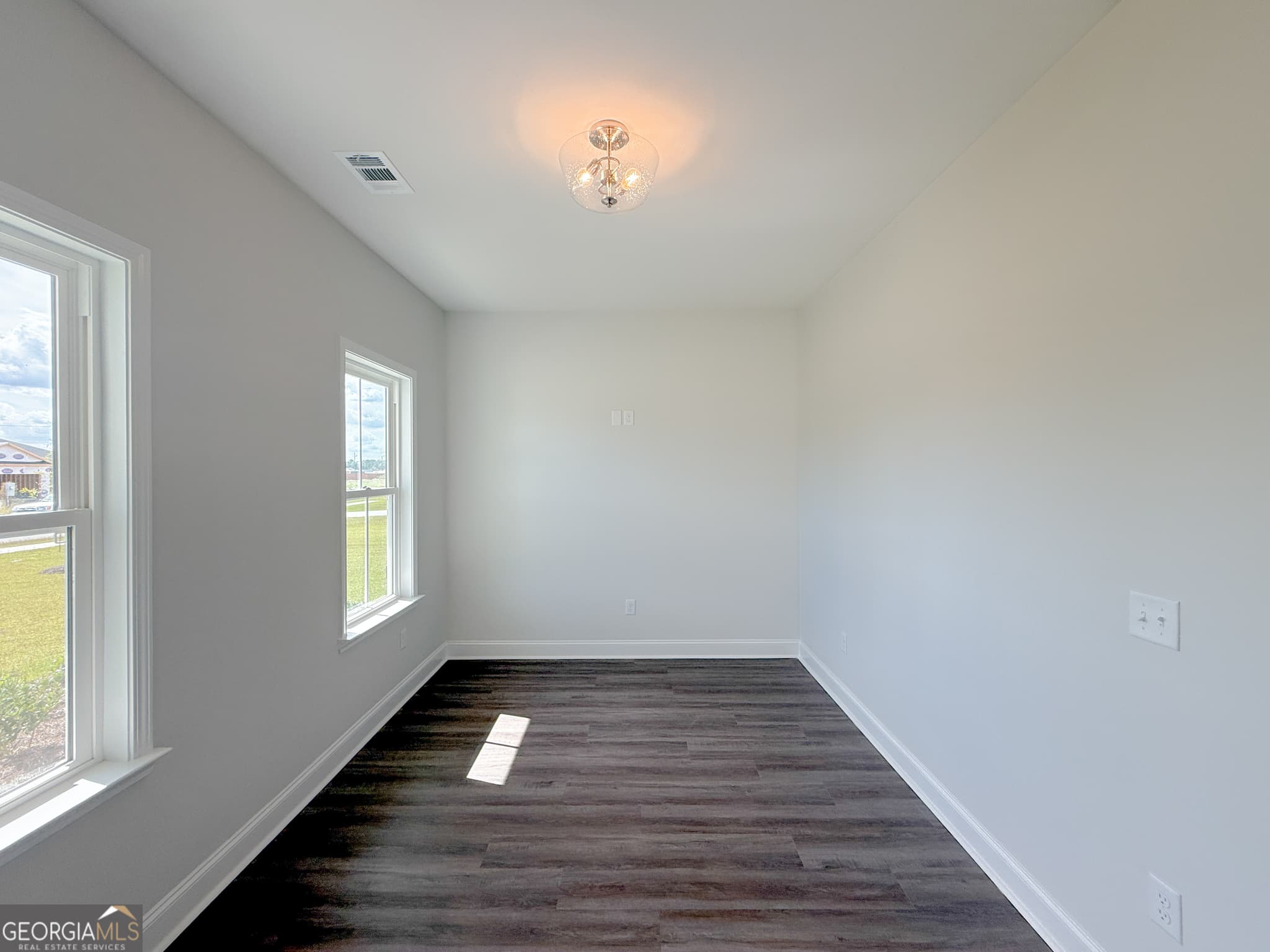 4 bedroom, 2.5 bathroom, 2,371 sq ft single family residence for sale at 309 Barney Run, Statesboro, GA 30458 — photo 4