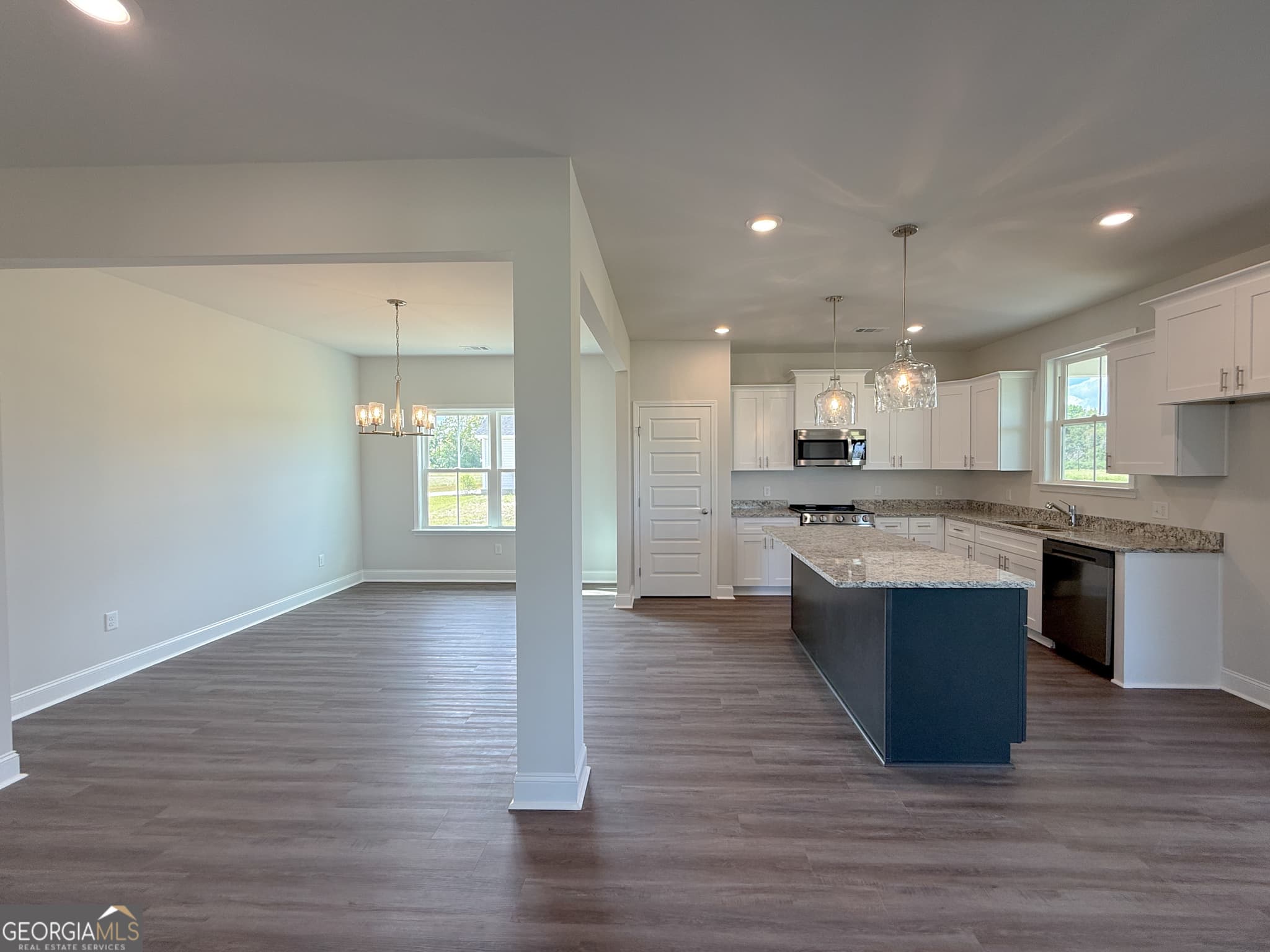 4 bedroom, 2.5 bathroom, 2,371 sq ft single family residence for sale at 309 Barney Run, Statesboro, GA 30458 — photo 8