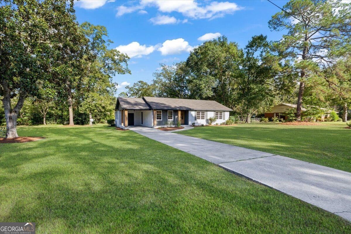 3 bedroom, 2 bathroom, 1,941 sq ft single family residence for sale at 508 Zetterower Road, Statesboro, GA 30458 — photo 3