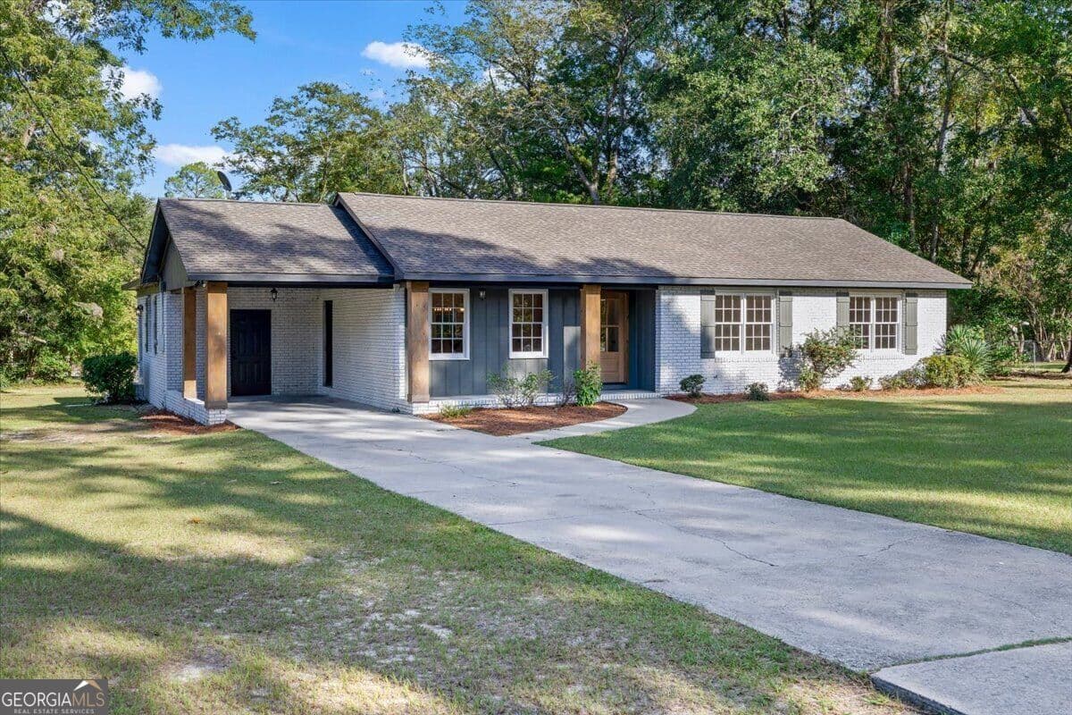 3 bedroom, 2 bathroom, 1,941 sq ft single family residence for sale at 508 Zetterower Road, Statesboro, GA 30458 — photo 4