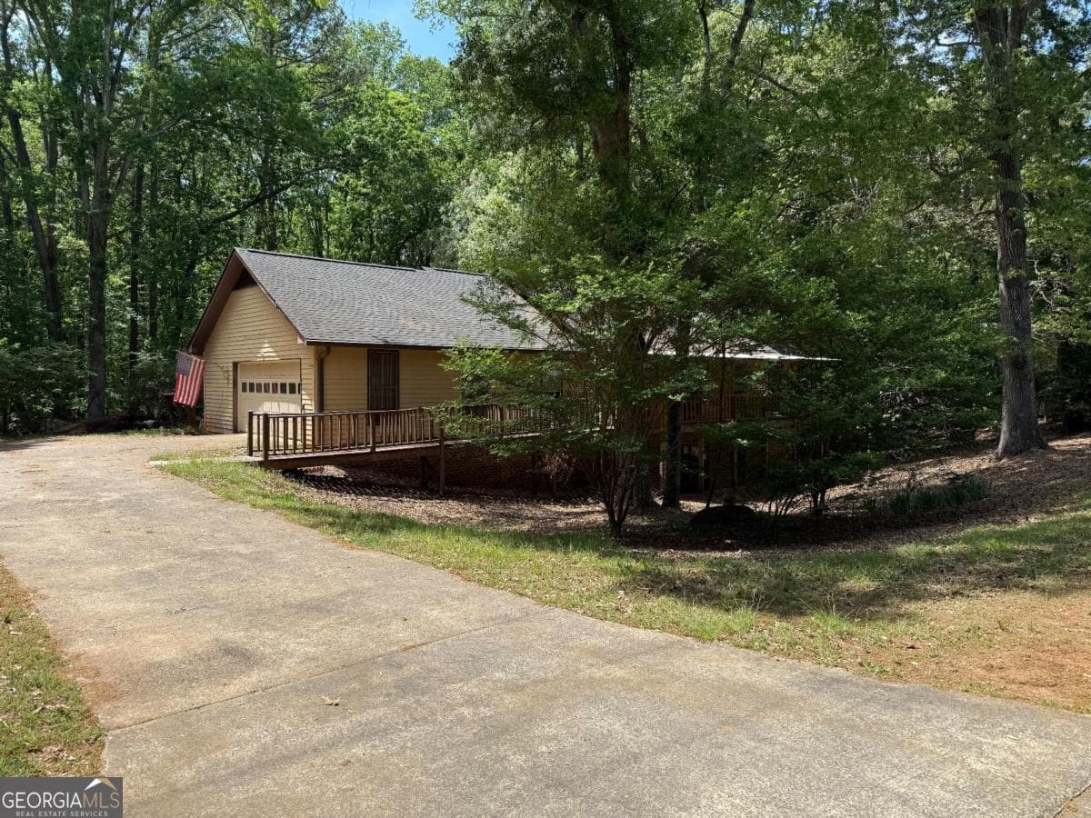 3 bedroom, 2 bathroom, 1,795 sq ft single family residence sold at 125 New Haven Drive, Athens, GA 30606