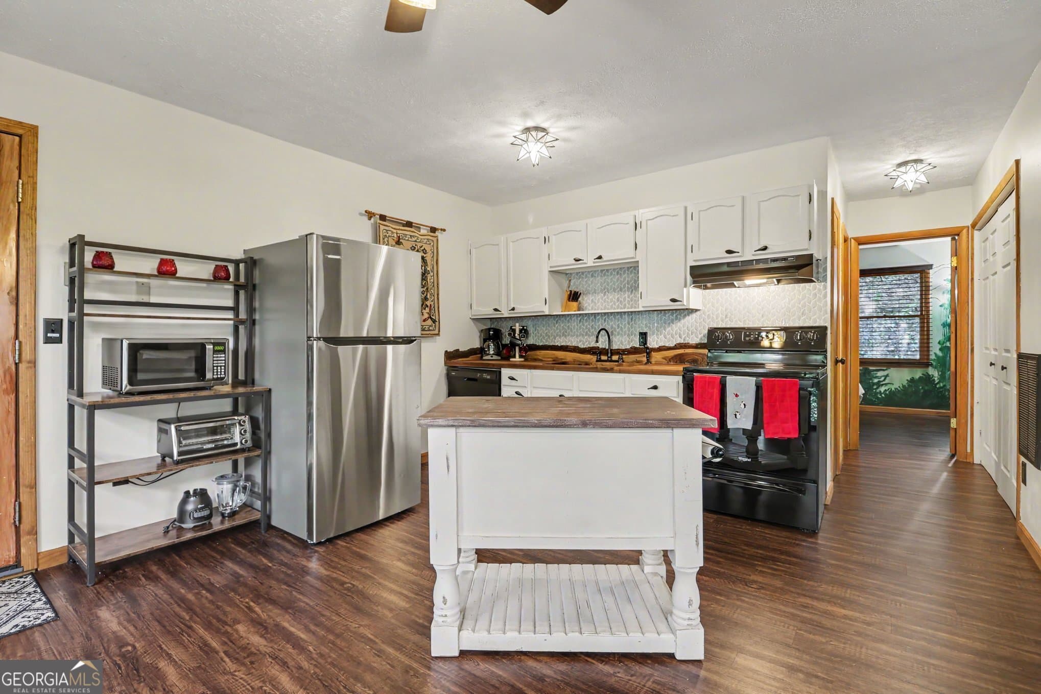 3 bedroom, 2 bathroom, 1,500 sq ft single family residence for sale at 717 Bald Mountain Road, Sky Valley, GA 30537 — photo 7